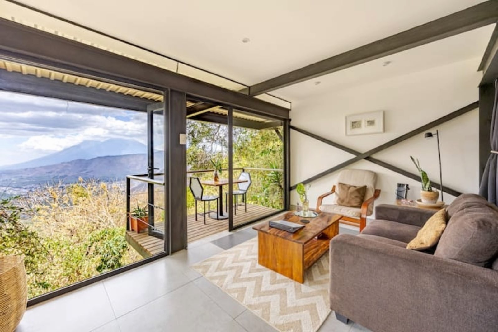 Apto Contentita — Spacious Modern Apartment at Finca El Tambor, El Hato - Photo 17
