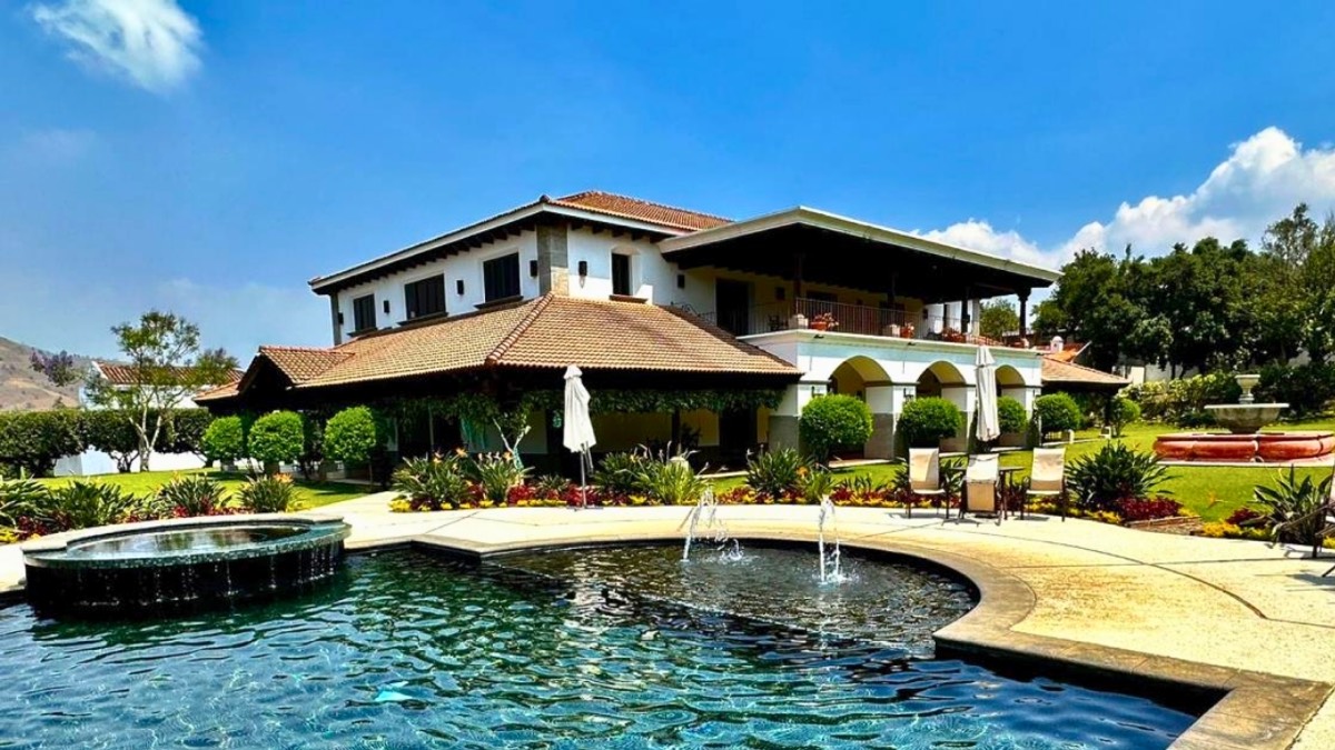 Casa H7 — Modern Colonial Home in Hacienda del Comendador - Photo 11